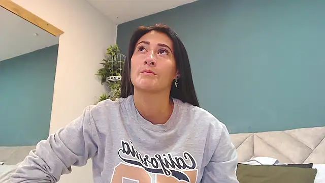 SharisWillian online show from February 9, 2026, 4:05 am