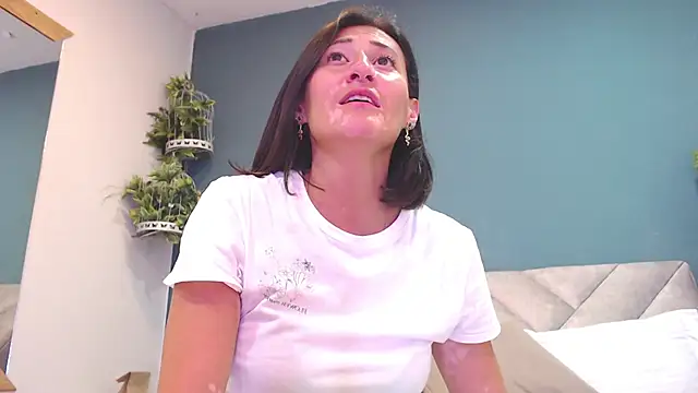 SharisWillian online show from March 26, 2026, 3:34 am