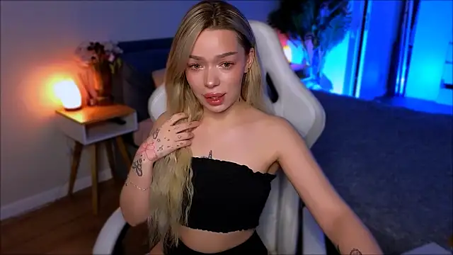 Lily Yin online show from February 15, 2026, 5:37 am