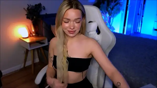 Lily Yin online show from February 19, 2026, 5:36 am