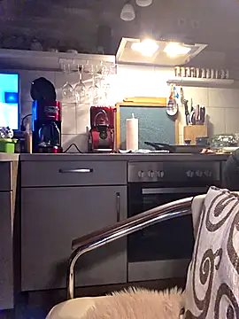 Snapshot of Schnubby1 chatting on March 18, 2025, 2:47 am Schnubby1 online show from March 18, 2025, 2:47 am