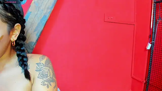 Foxy Assh  online show from April 19, 2026, 6:02 am