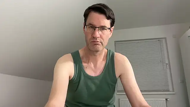 zxzx cam1 online show from April 3, 2026, 9:35 pm