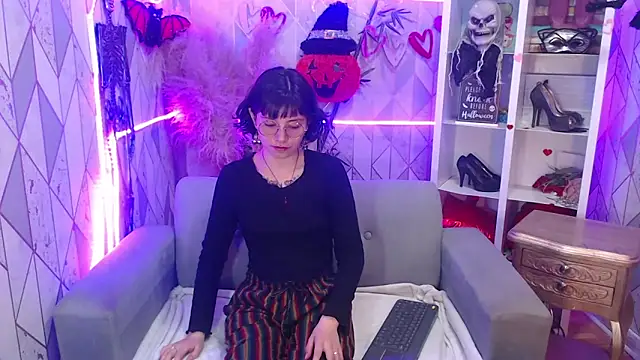 charlottemoonxz online show from October 21, 2025, 4:19 pm
