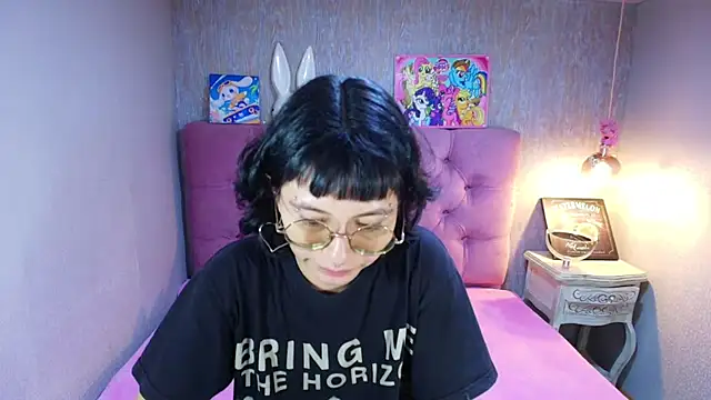 charlottemoonxz online show from May 20, 2026, 6:03 pm