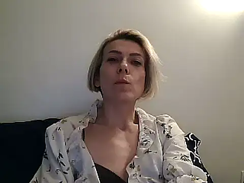 anechka1 online show from February 17, 2025, 12:32 am