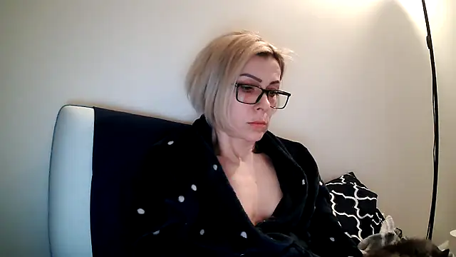 anechka1 online show from February 26, 2025, 2:48 am