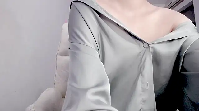  OMO  online show from December 8, 2024, 5:55 pm