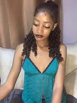 Snapshot of GoddessVee chatting on December 5, 2024, 11:07 pm GoddessVee online show from December 5, 2024, 11:07 pm