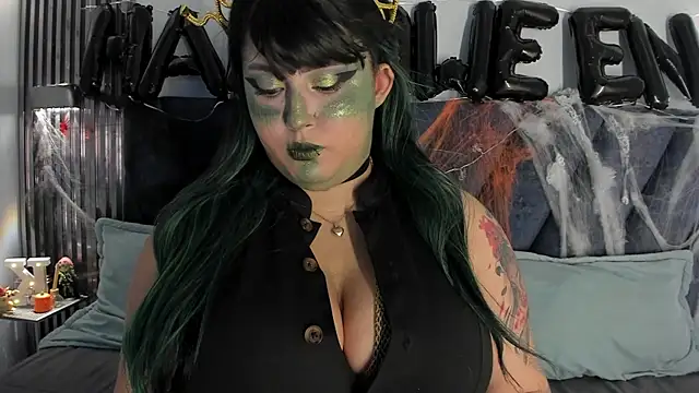 Karmilla Rosse online show from October 31, 2025, 10:38 am