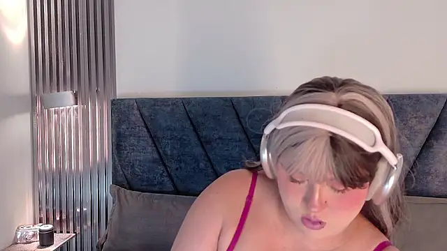 Karmilla Rosse online show from March 13, 2026, 10:33 am