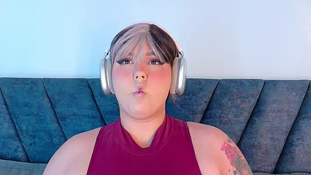 Karmilla Rosse online show from April 12, 2026, 10:31 am