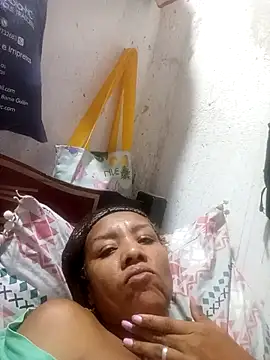 Snapshot of Surreyaa chatting on November 29, 2025, 1:41 am Surreyaa online show from November 29, 2025, 1:41 am