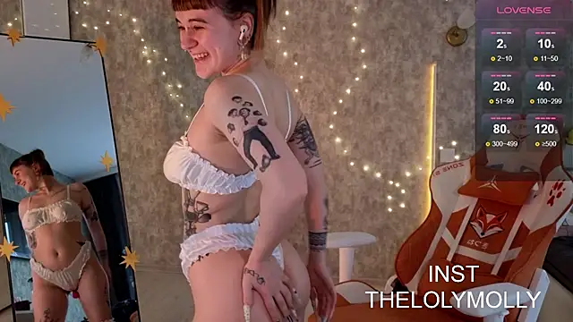 LolyMolli online show from November 2, 2025, 11:01 am