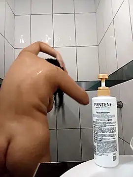 Snapshot of ladygmusic chatting on February 10, 2026, 6:12 pm ladygmusic online show from February 10, 2026, 6:12 pm