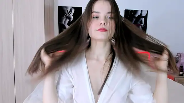 Snapshot of evelinal_ove chatting on March 8, 2025, 5:07 am evelinal ove online show from March 8, 2025, 5:07 am