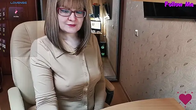 Snapshot of MyLadySkyLuck chatting on November 25, 2025, 3:17 am MyLadySkyLuck online show from November 25, 2025, 3:17 am