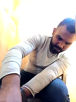 Snapshot of ListedLoin chatting on January 18, 2025, 7:28 am ListedLoin online show from January 18, 2025, 7:28 am