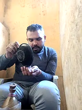 Snapshot of ListedLoin chatting on January 27, 2025, 2:24 pm ListedLoin online show from January 27, 2025, 2:24 pm