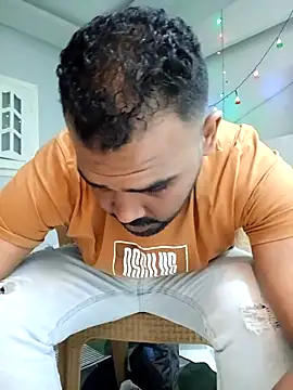 Snapshot of ListedLoin chatting on March 12, 2025, 7:49 pm ListedLoin online show from March 12, 2025, 7:49 pm