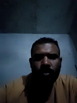 Snapshot of ListedLoin chatting on October 16, 2025, 5:47 pm ListedLoin online show from October 16, 2025, 5:47 pm