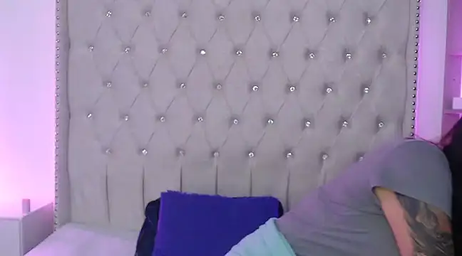 Abril Squirt online show from February 27, 2025, 6:07 am