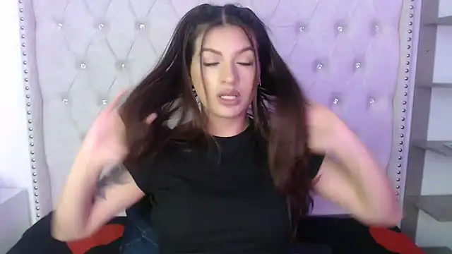 Abril Squirt online show from October 24, 2025, 10:39 pm