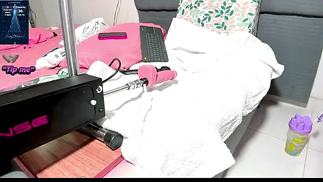 blondeb201 online show from December 31, 2024, 10:56 pm