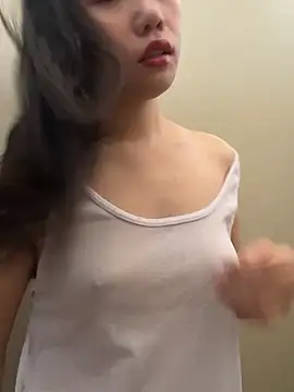 Snapshot of Eliza-E chatting on December 17, 2025, 7:36 am Eliza-E online show from December 17, 2025, 7:36 am