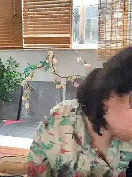 Snapshot of Eliza-E chatting on March 1, 2026, 12:01 am Eliza-E online show from March 1, 2026, 12:01 am