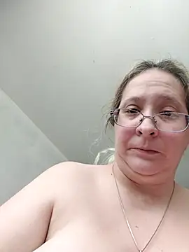 Snapshot of Icedcoffee2024 chatting on February 24, 2025, 3:42 pm Icedcoffee2024 online show from February 24, 2025, 3:42 pm