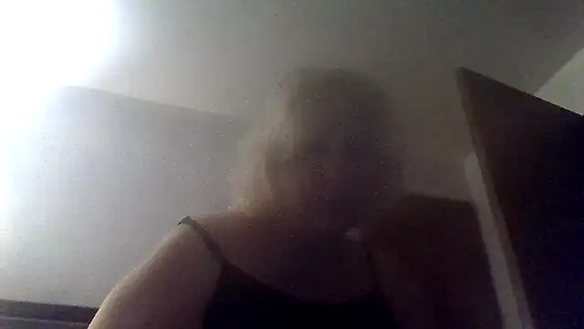 Snapshot of Icedcoffee2024 chatting on October 15, 2025, 12:27 pm Icedcoffee2024 online show from October 15, 2025, 12:27 pm