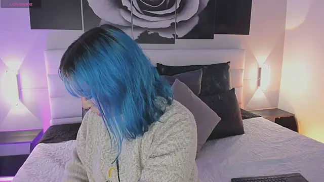 sofi bakerr online show from December 18, 2025, 11:38 am