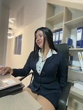 VAL PRINCESS online show from November 5, 2025, 12:10 am