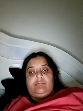 sarahhh1987 online show from November 19, 2025, 6:30 pm