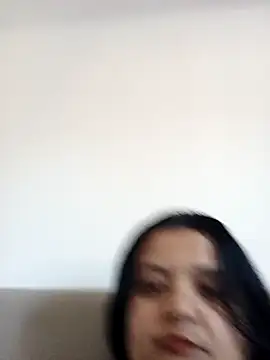 sarahhh1987 online show from April 14, 2026, 8:09 am