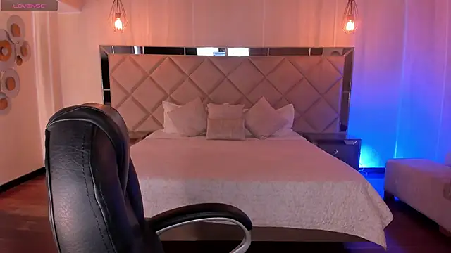 HannaConnor  online show from November 1, 2025, 8:22 pm