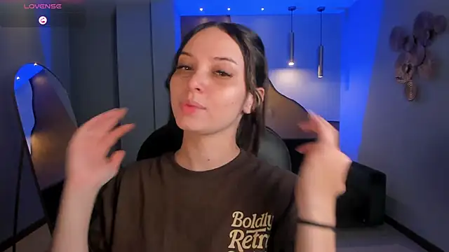 AliceHarper  online show from April 5, 2026, 4:37 pm