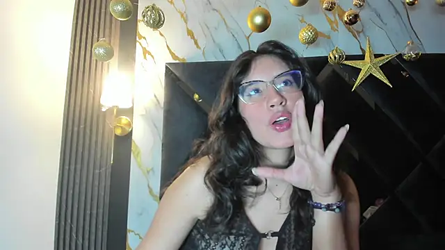 CoralineSanchez online show from February 3, 2026, 3:04 am