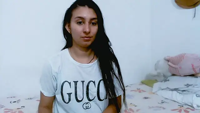 Alyson0001 online show from February 26, 2025, 3:42 am