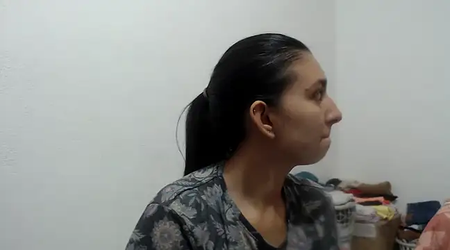 Alyson0001 online show from March 10, 2025, 10:34 pm