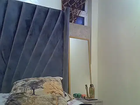 Snapshot of Pretty-sassy chatting on February 25, 2025, 9:57 pm Pretty-sassy online show from February 25, 2025, 9:57 pm