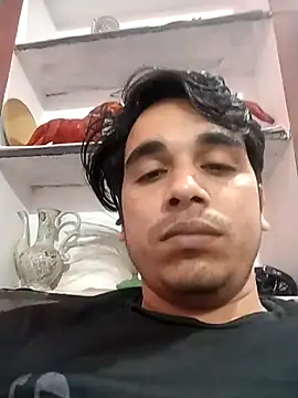 Snapshot of roadtucker123 chatting on February 15, 2025, 9:15 pm roadtucker123 online show from February 15, 2025, 9:15 pm