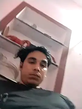 Snapshot of roadtucker123 chatting on February 18, 2025, 3:21 pm roadtucker123 online show from February 18, 2025, 3:21 pm