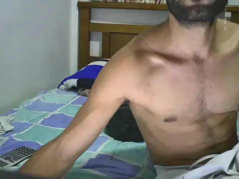 Snapshot of hideonbush051 chatting on September 29, 2025, 3:17 pm hideonbush051 online show from September 29, 2025, 3:17 pm