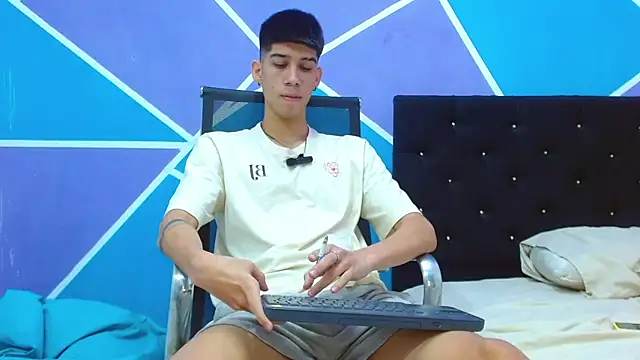 jhony-sex online show from February 3, 2025, 11:26 pm