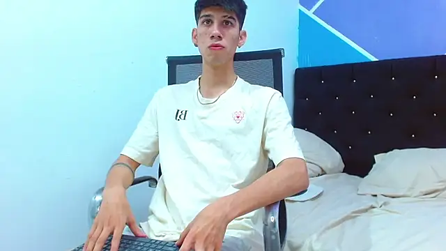 jhony-sex online show from March 21, 2025, 6:27 am