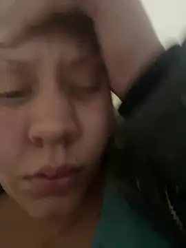 Snapshot of andreinitahg chatting on January 10, 2025, 1:21 am andreinitahg online show from January 10, 2025, 1:21 am