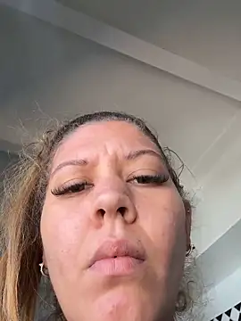 Snapshot of andreinitahg chatting on October 1, 2025, 11:05 am andreinitahg online show from October 1, 2025, 11:05 am