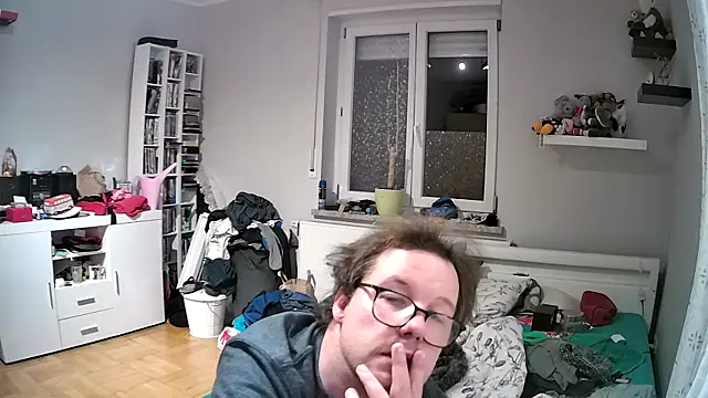 larsgessner30 online show from November 19, 2025, 9:59 pm